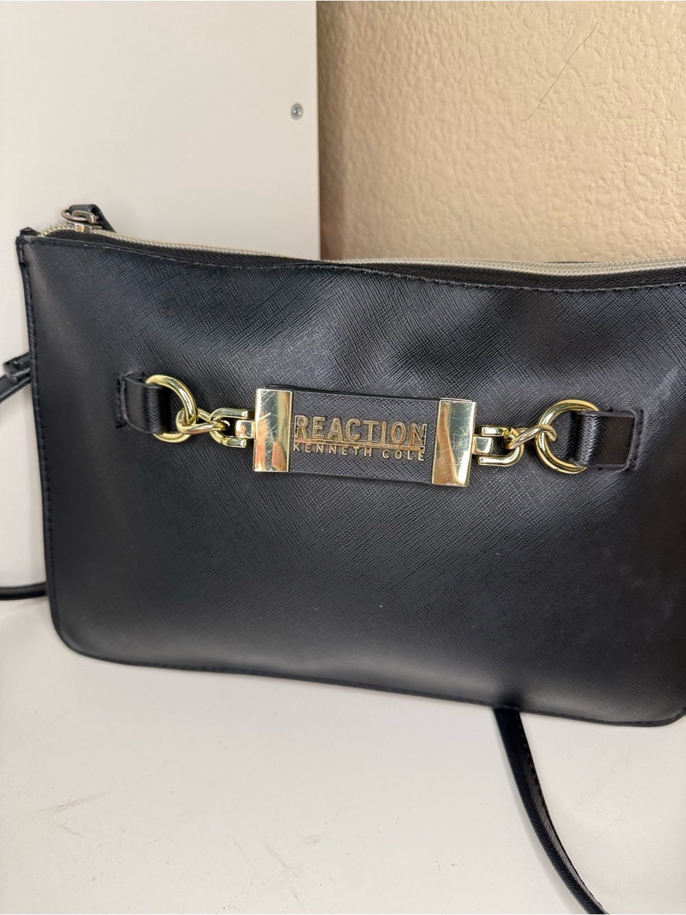 Kenneth Cole Reaction Black Saffiano Crossbody Convertible Clutch Gold Hardware